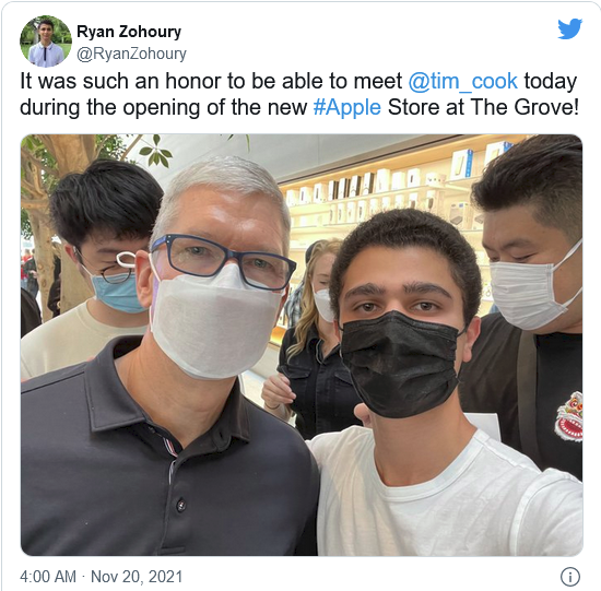 苹果手机哪里可以看足球比赛(苹果洛杉矶格罗夫Apple Store开业《足球教练》演员集体现身迎客)