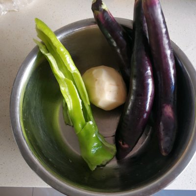 茄子燉土豆,茄子燉土豆的家常做法