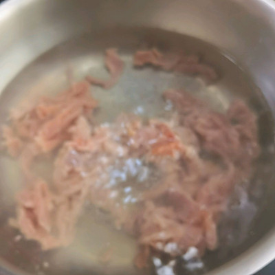 水煮肉片的家常做法（最详细的家常水煮肉片的做法）
