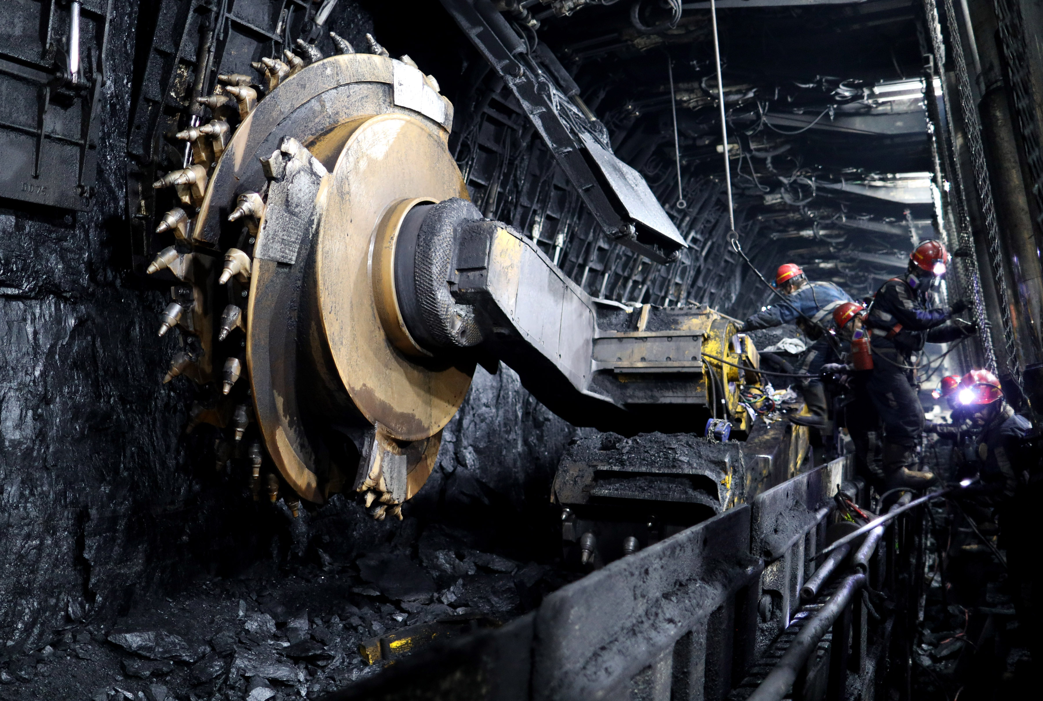 新华社记者 贾立君 摄11月17日拍摄的国家能源神东煤炭集团上湾煤矿