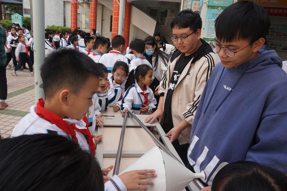汕頭金珠小學(xué)開展2021科技創(chuàng)客活動(圖1) 汕頭金珠小學(xué)開展2021科技創(chuàng)客活動(圖1)