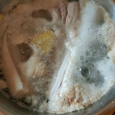 脆皮烤肉的做法（简单易做脆皮烤肉五花肉的另一种吃法）