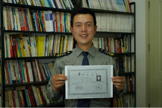 看完这条，我想去北大当保安……