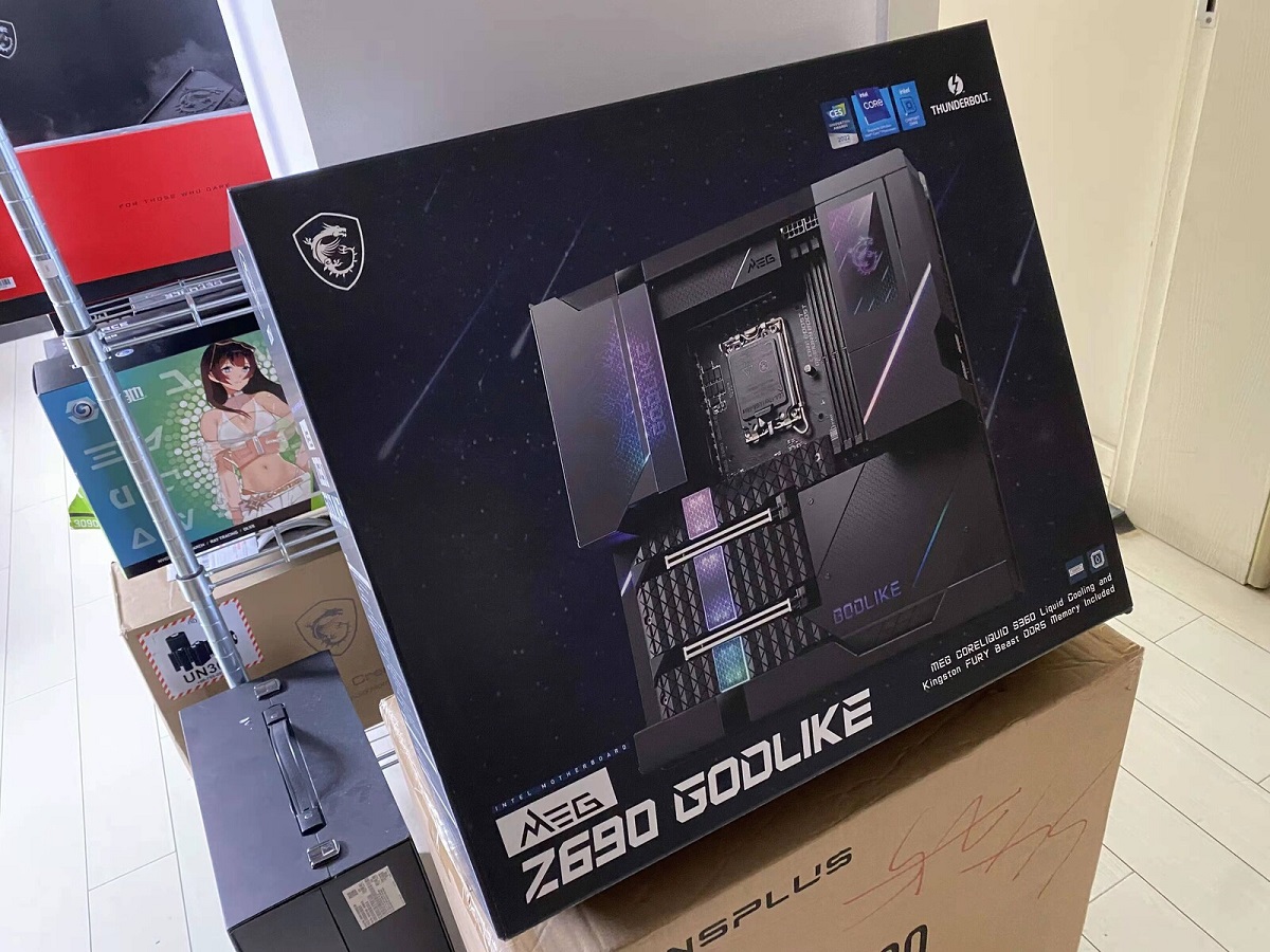 微星MEG Z690 GODLIKE零售版曝光，将包含一体式水冷散热器和DDR5内存
