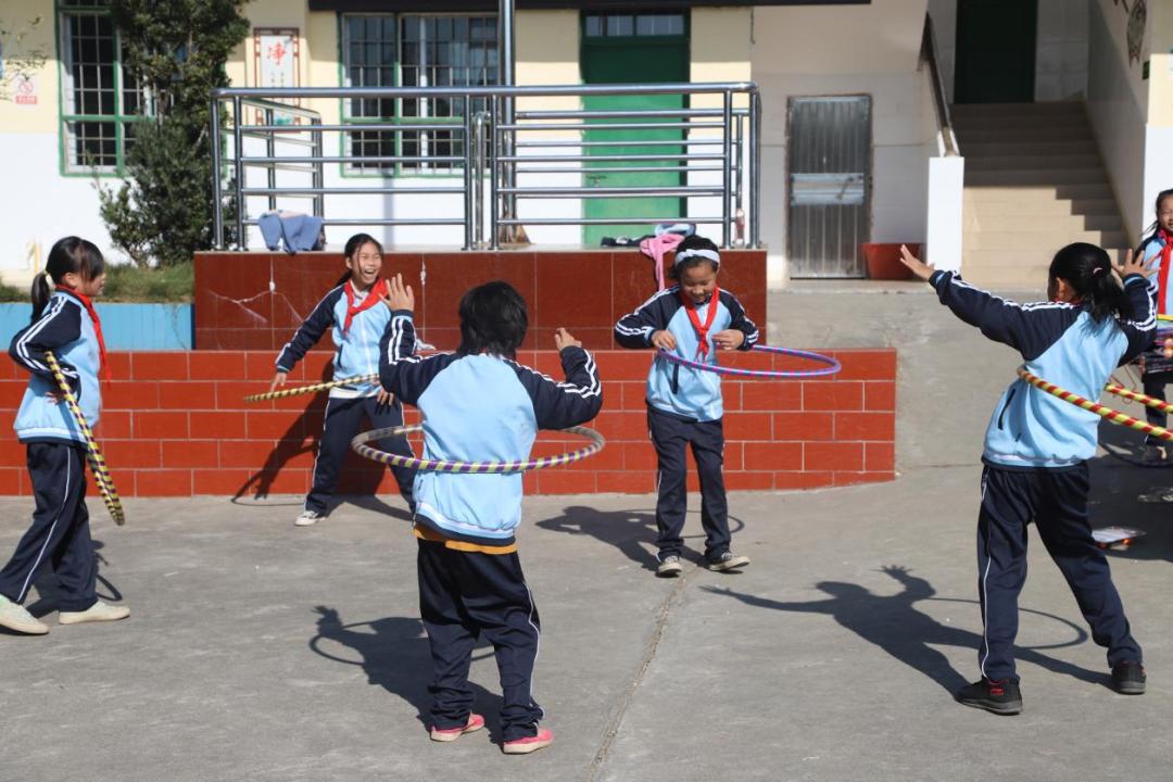 賀州市萬興小學的孩子們樂開了花(圖8) 賀州市萬興小學的孩子們樂開了花(圖8)