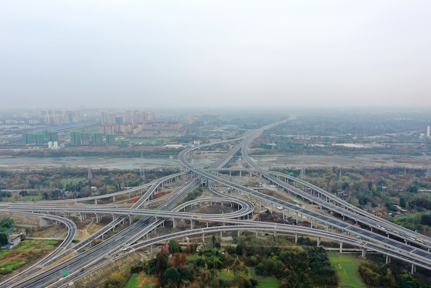 四川：构建综合立体交通网络 绘就绿色低碳发展蓝图