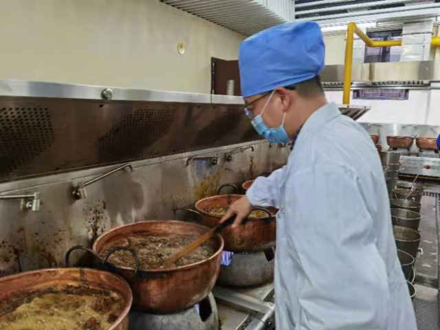 与膏方零距离“接触”！市民点赞：为中医药文化博大精深，更为这份传承的心