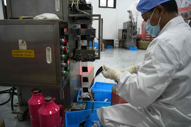 与膏方零距离“接触”！市民点赞：为中医药文化博大精深，更为这份传承的心