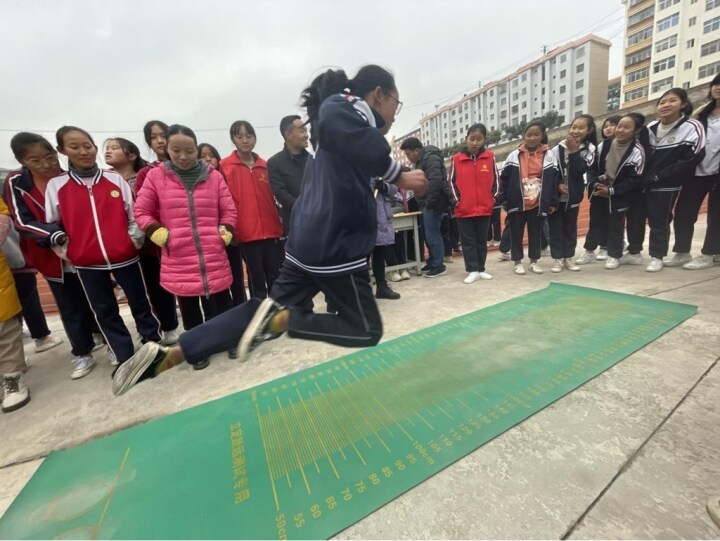 富源县竹园中学举办冬季运动会(图5)