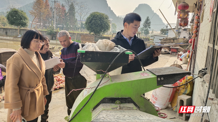 保靖縣農(nóng)機事務中心:落實農(nóng)機購置補貼政策助力鄉(xiāng)村振興