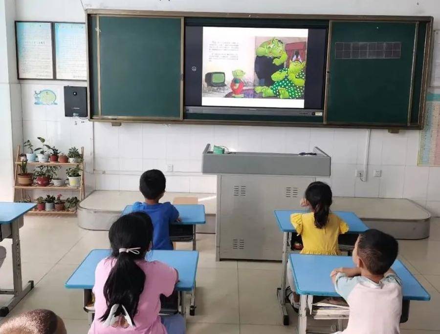 日照山海天旅游度假区龙山路小学唱响“五部曲”(图9)