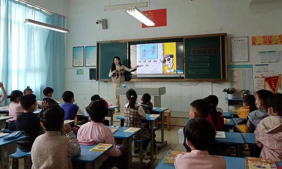 日照山海天旅游度假区龙山路小学唱响“五部曲”(图17)