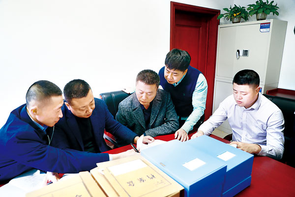 “合法”外衣难掩权钱交易之实