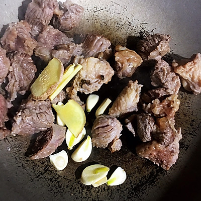 牛肉燉土豆,