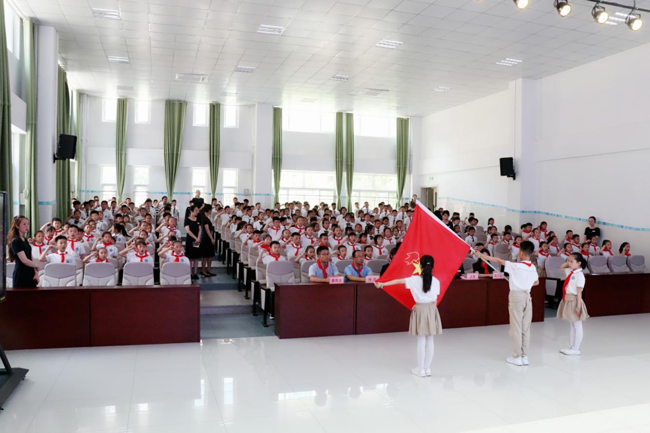 濟(jì)南高新區(qū)漢峪小學(xué)讓黨史教育走“新”更走心(圖5) 濟(jì)南高新區(qū)漢峪小學(xué)讓黨史教育走“新”更走心(圖5)