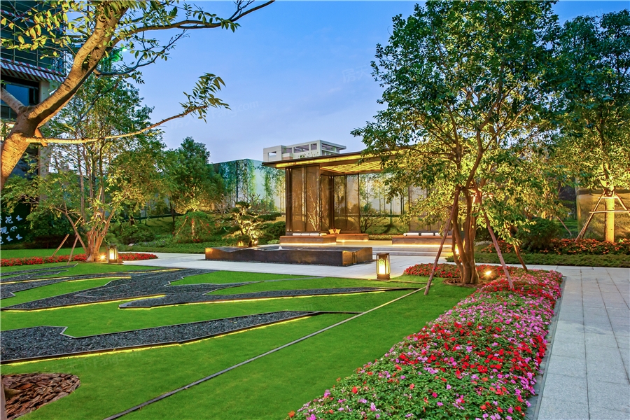 龙光·玖龙郡 VS 御景香江谁是你的菜？