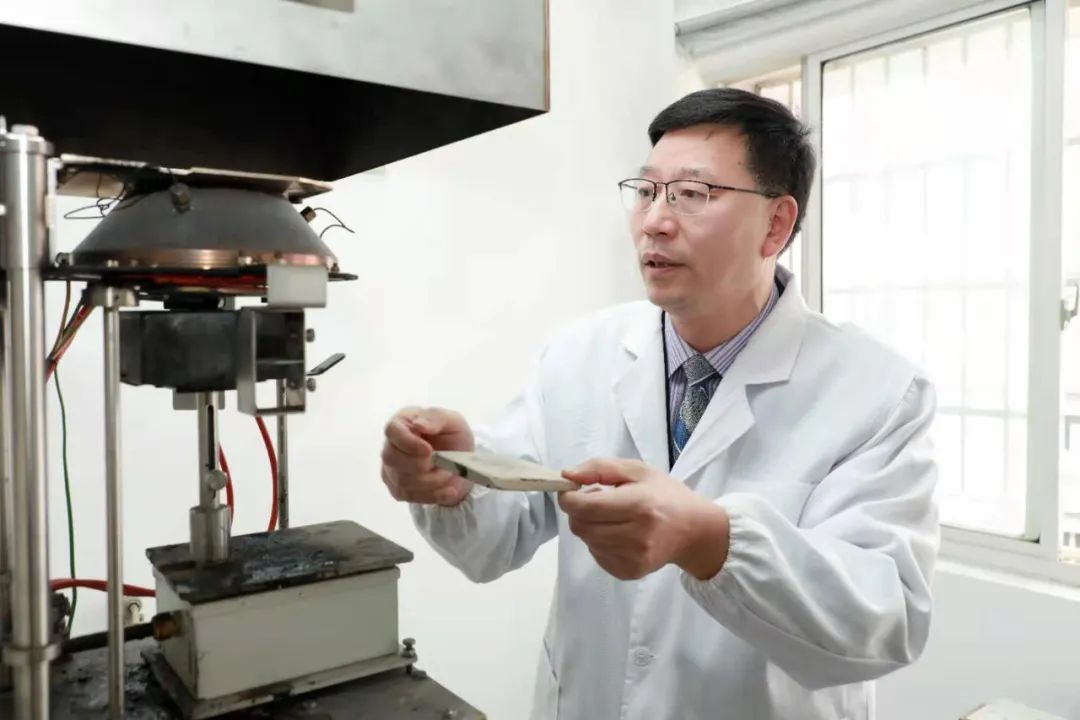 「轻松阅读」本科“双一流”，考研去“双非”