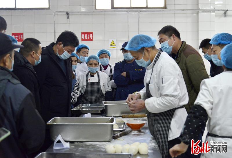 河北平山中学举办厨师技能比拼大赛(图2)