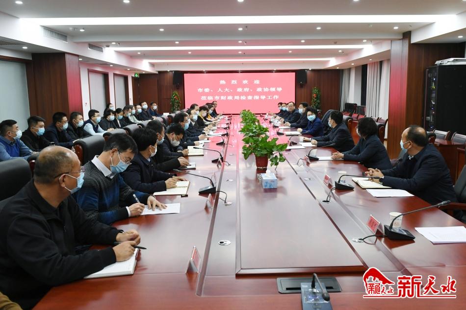 张永霞走访慰问财税金融系统时强调