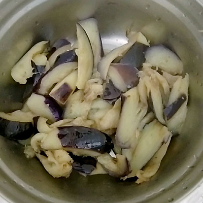 肉炒茄子怎么做好吃(好吃的爆炸的茄子炒肉丝)
