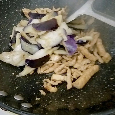 肉炒茄子怎么做好吃(好吃的爆炸的茄子炒肉丝)