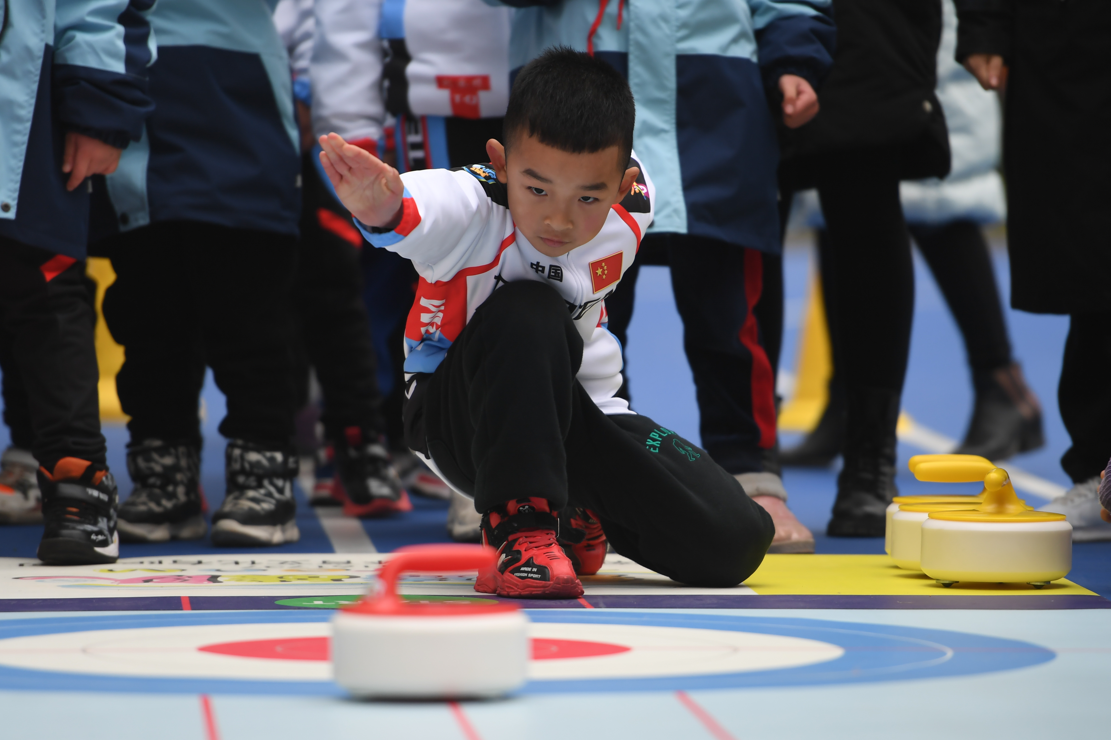 长沙市长塘里崇德小学的冰雪运动体验(图2)