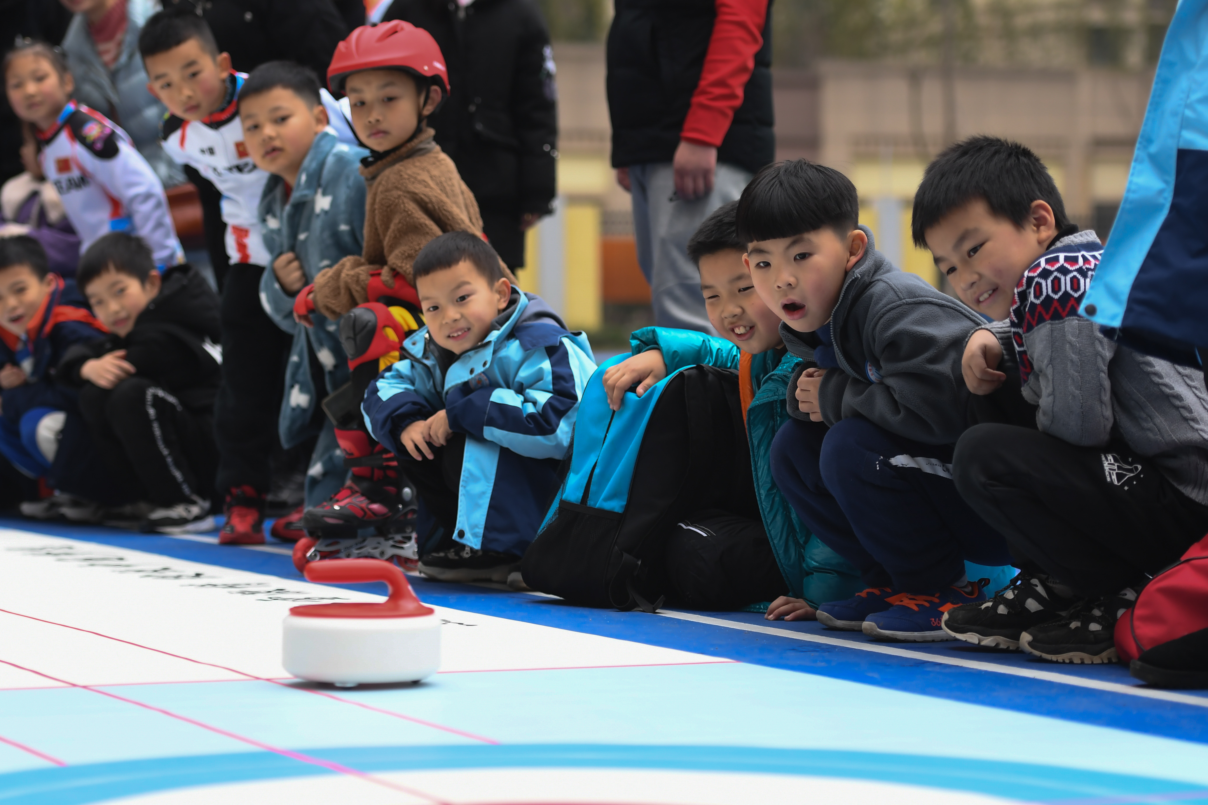 长沙市长塘里崇德小学的冰雪运动体验(图4)