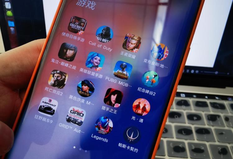 iQOO 9 Pro让我重新思考，高端机除了顶级性能外还应该有什么？