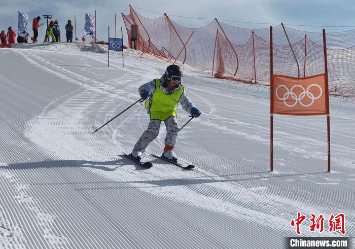 蘭州城關(guān)區(qū)清華小學(xué)雪場競技“玩樂”中學(xué)(圖4)