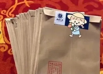 谁能拒绝？大学辅导员“飞哥”的特别礼物，刷屏了
