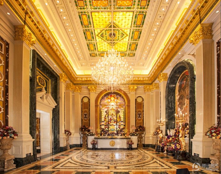 烟台一代驾被公馆大门砸死，事发紫铜大门曾是身份象征，律师解析