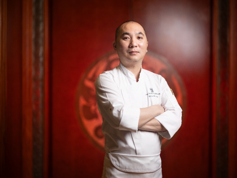 大湾区的年夜饭，跟五星名菜大厨学习炮制手掌大的鲍鱼