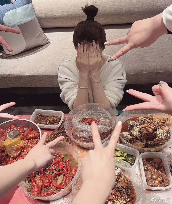 赵今麦为什么这么好看（赵今麦穿搭）