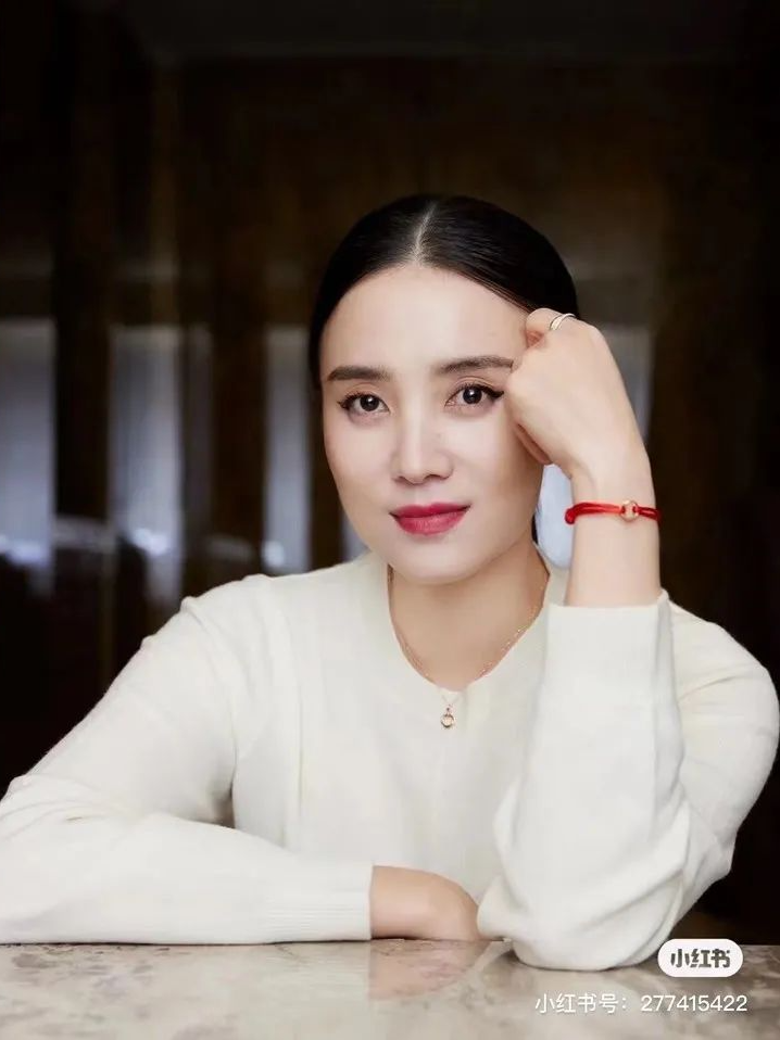 赵今麦为什么这么好看（赵今麦穿搭）