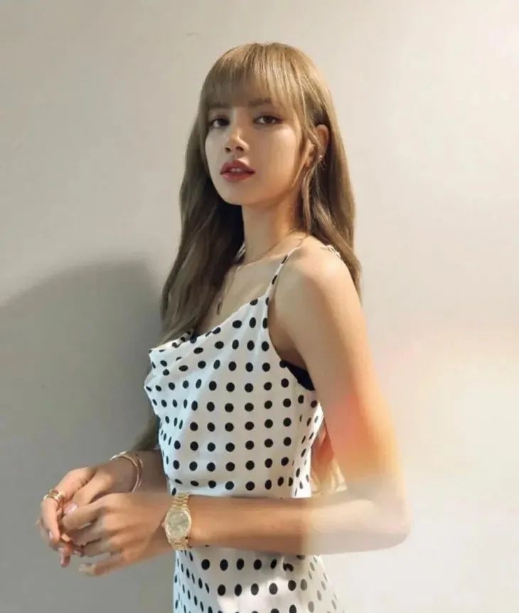 赵今麦为什么这么好看（赵今麦穿搭）