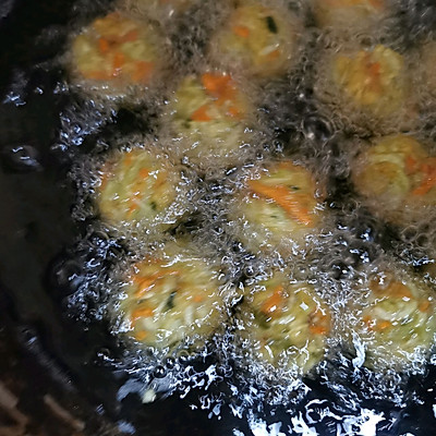 炸蘿卜丸子的做法,