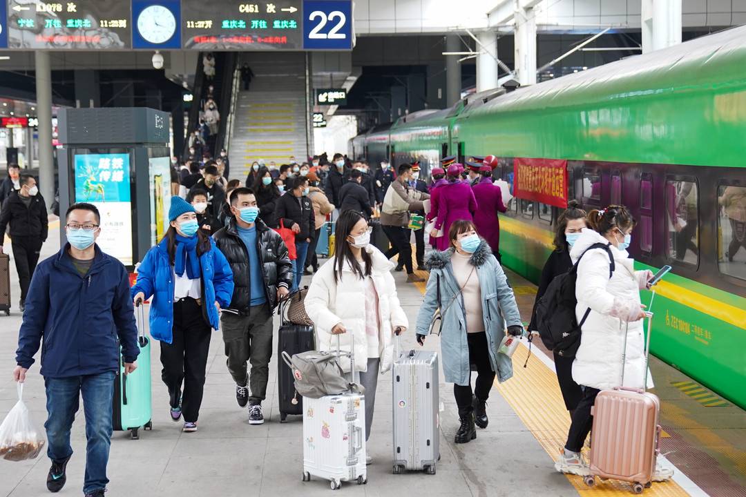 串联川渝9地美景美食 重庆和四川东部开行环线动车｜春归有期