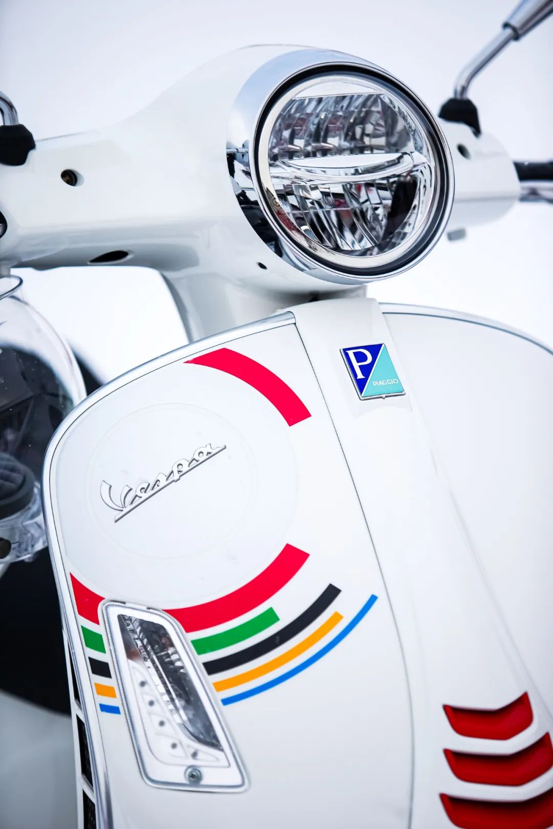 冬日进行时，Vespa GTS 300 Super Sport特别版车型伴你收获冰雪“骑”缘