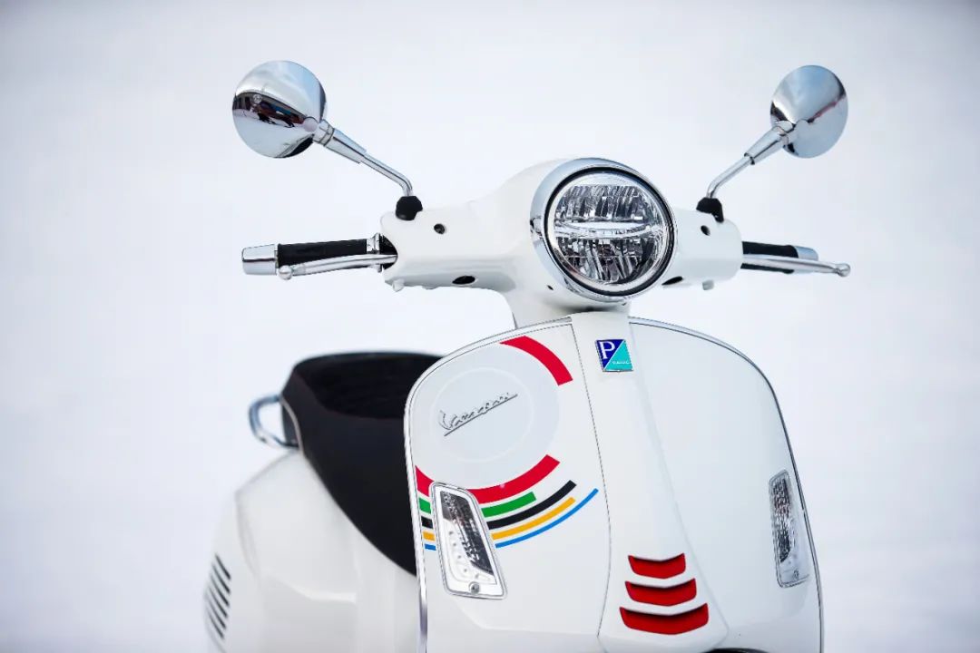 冬日进行时，Vespa GTS 300 Super Sport特别版车型伴你收获冰雪“骑”缘