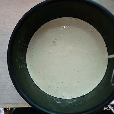 最简单电饭煲蛋糕做法（电饭锅蛋糕这样做口感味道一级棒）
