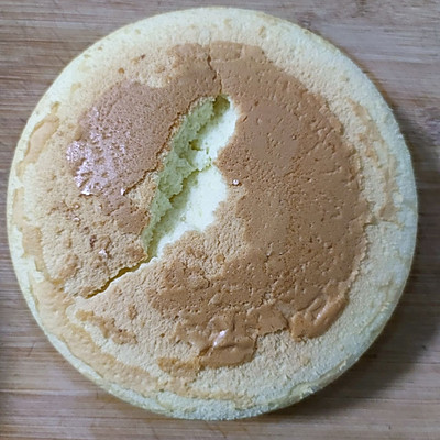 最简单电饭煲蛋糕做法（电饭锅蛋糕这样做口感味道一级棒）
