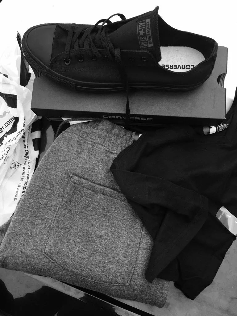 中国男孩为什么都在痴迷灰色运动裤？