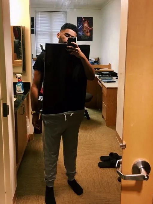 中国男孩为什么都在痴迷灰色运动裤？