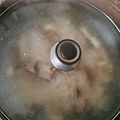 排骨炖土豆怎么做最好吃（土豆炖排骨的家常做法教程）