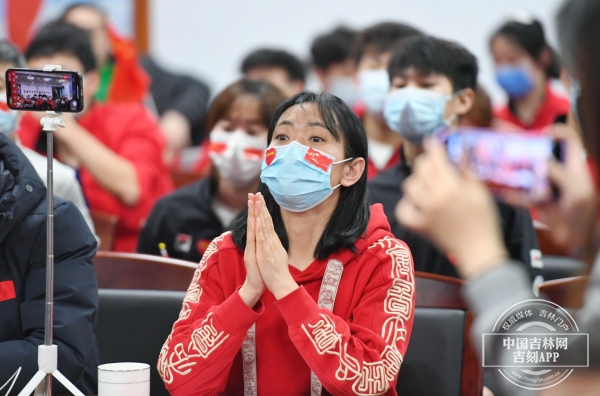 齐广璞(吉林名将齐广璞夺金！这一刻，长春市冬季运动管理中心已成欢乐海洋)