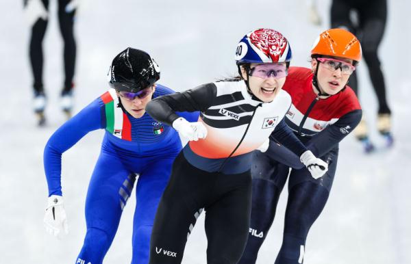 奥运会女生运动项目有哪些(北京冬奥会｜短道速滑女子1500米：韩国选手崔敏静夺冠 韩雨桐获第七名)