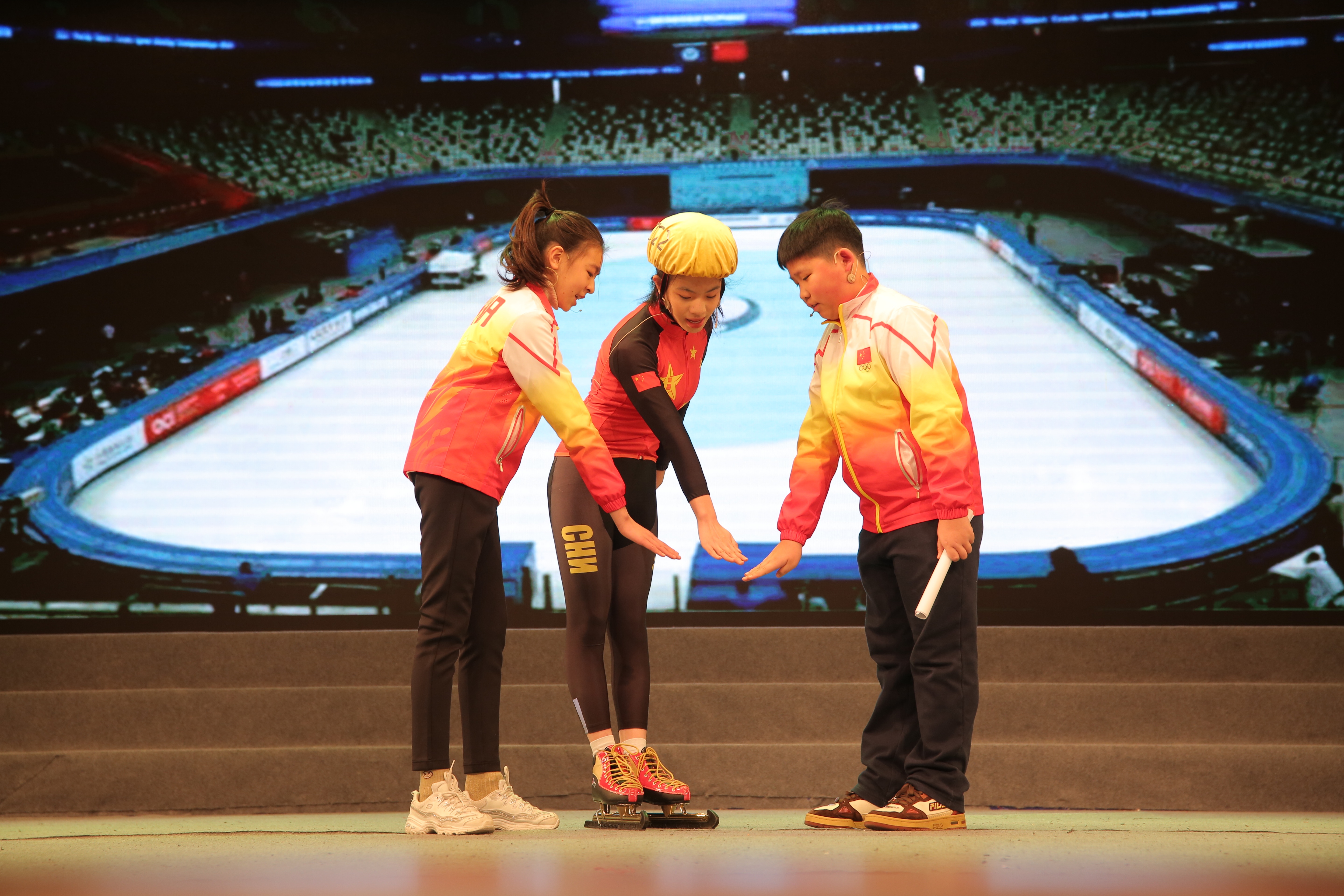 上海市盧灣中學(xué)開展強國復(fù)興第一課(圖5) 上海市盧灣中學(xué)開展強國復(fù)興第一課(圖5)