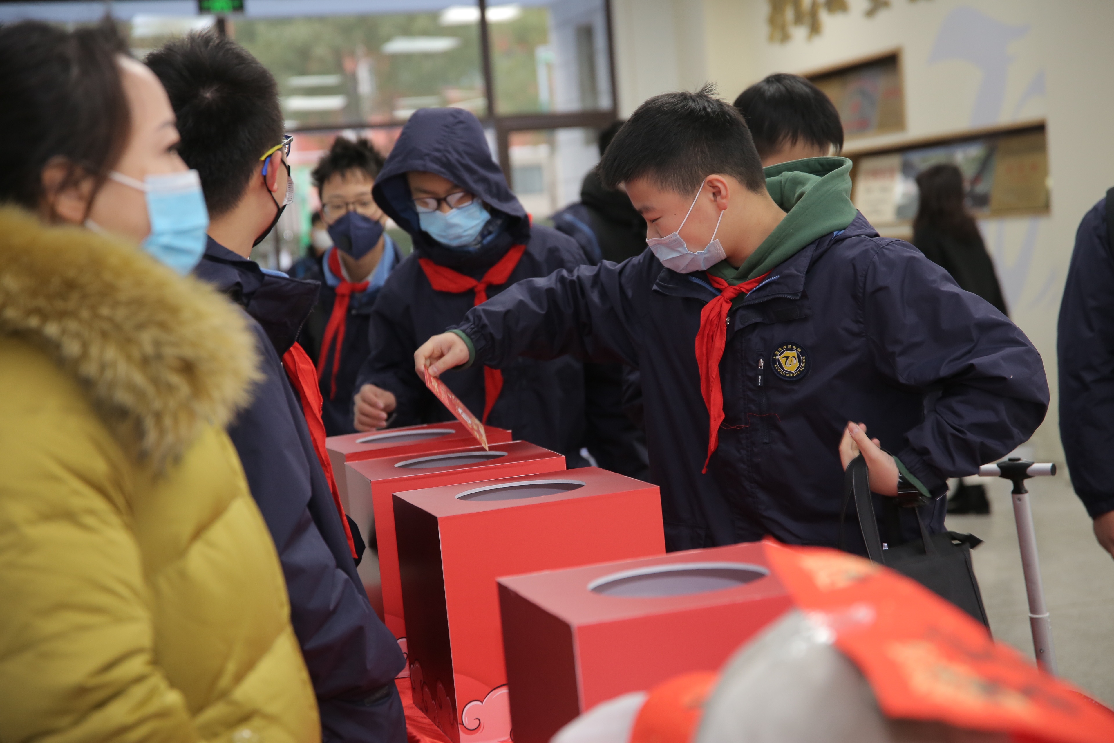 上海市盧灣中學(xué)開展強國復(fù)興第一課(圖8) 上海市盧灣中學(xué)開展強國復(fù)興第一課(圖8)