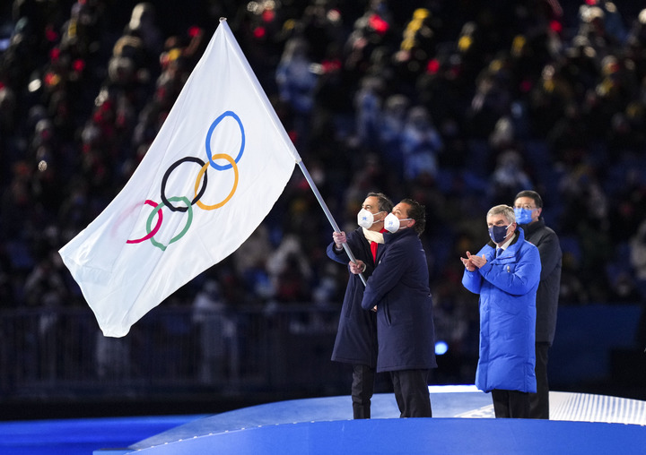 22年冬季奥运会举办多久(北京冬奥运｜从北京接旗，2026相约意大利)