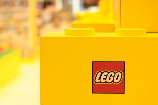 乐高将斥资10亿美元在美国建造新工厂；宜家将进一步缩减俄罗斯和白俄罗斯业务